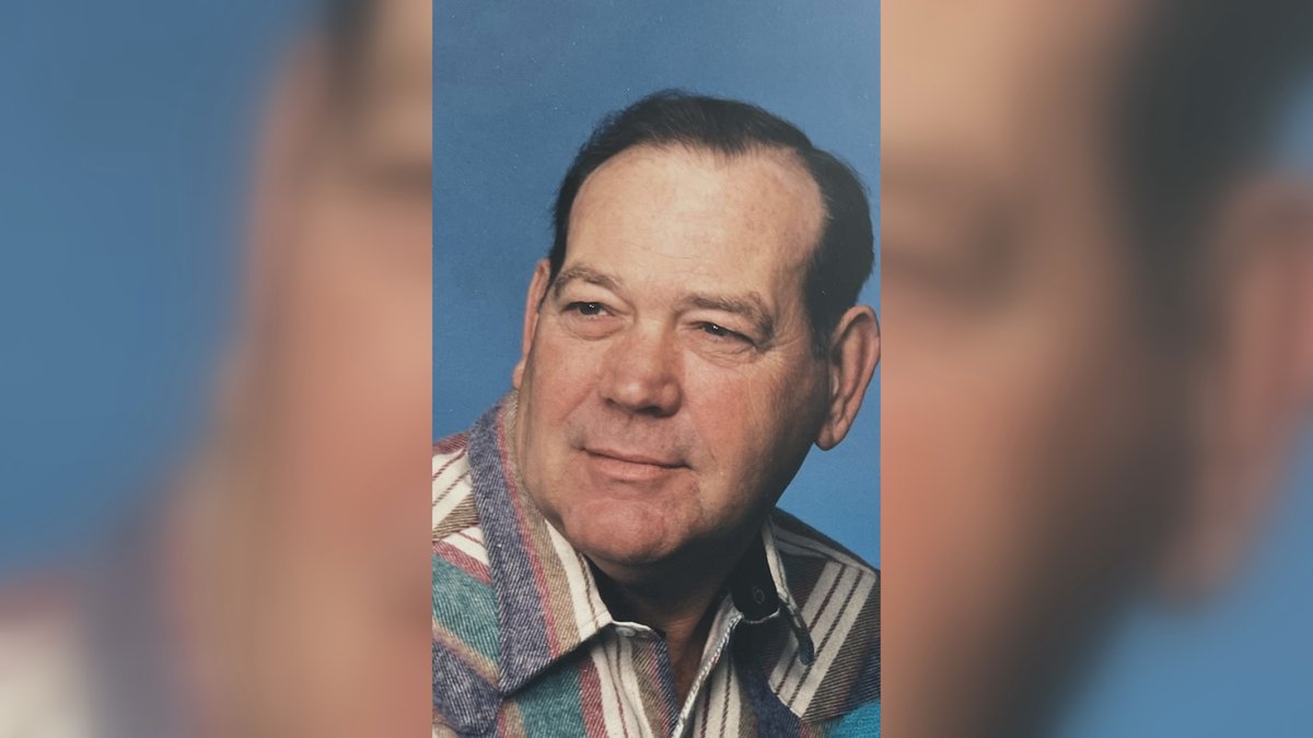 Image of CM2c Dennis D. Perry