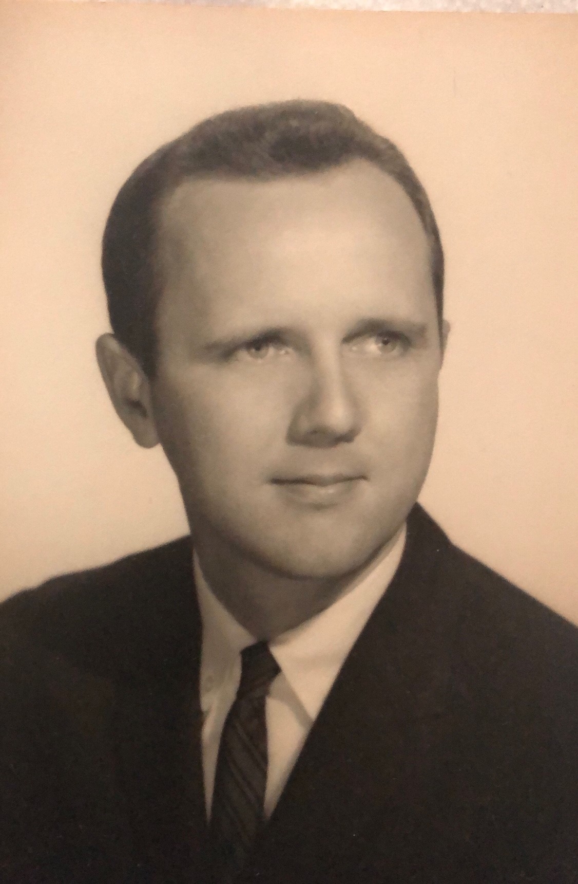 Image of CAPT Robert 